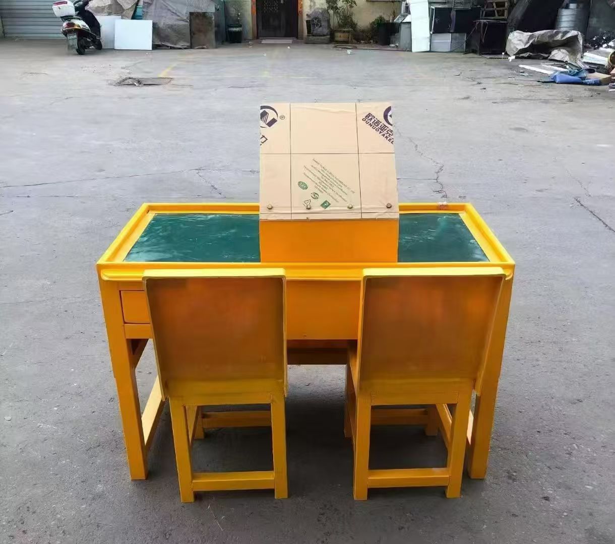 玉林防静电导通桌井下煤矿火工品发放桌：危险品流转的安全守护者